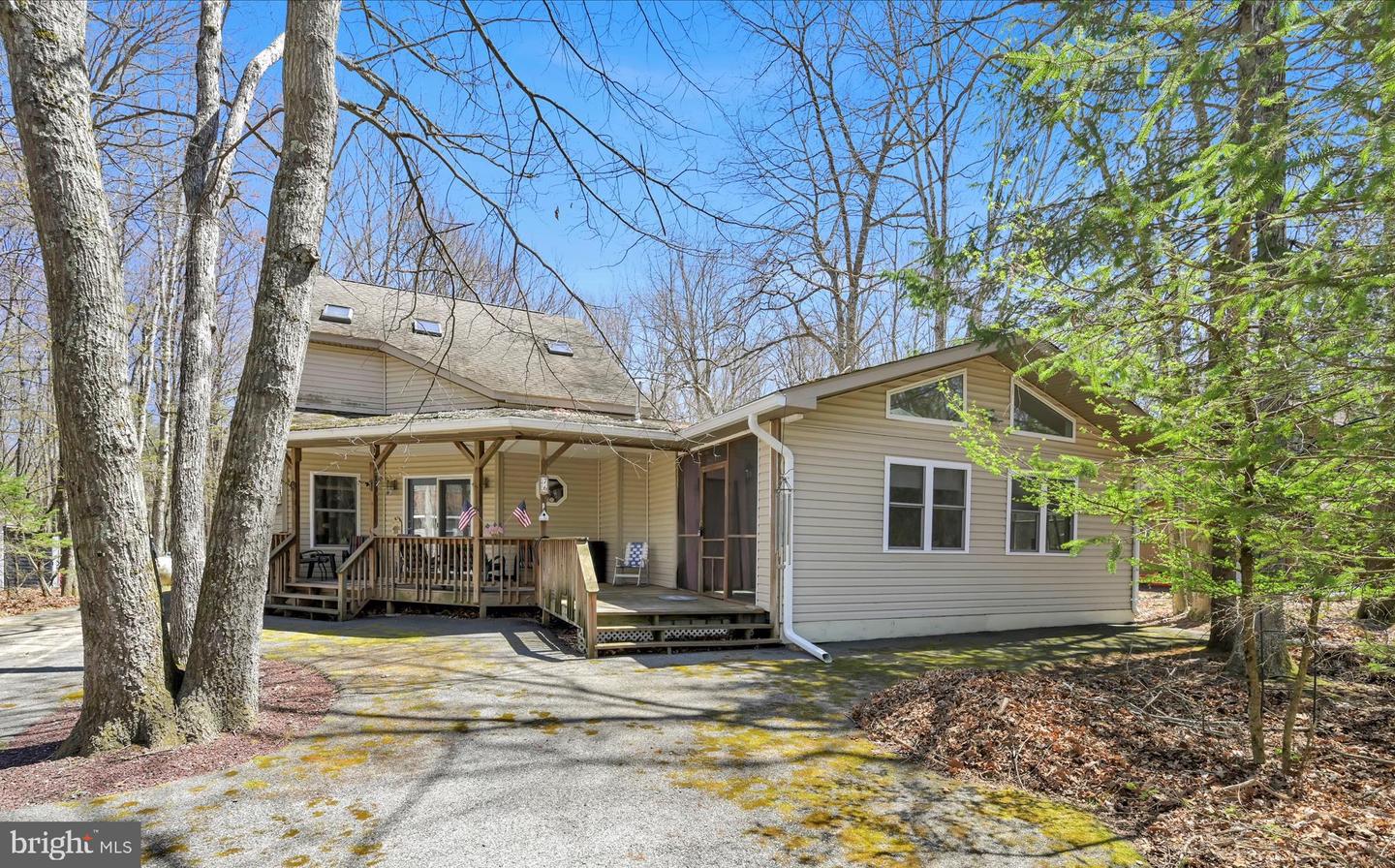 76 Thomas Ln Property Photo 1