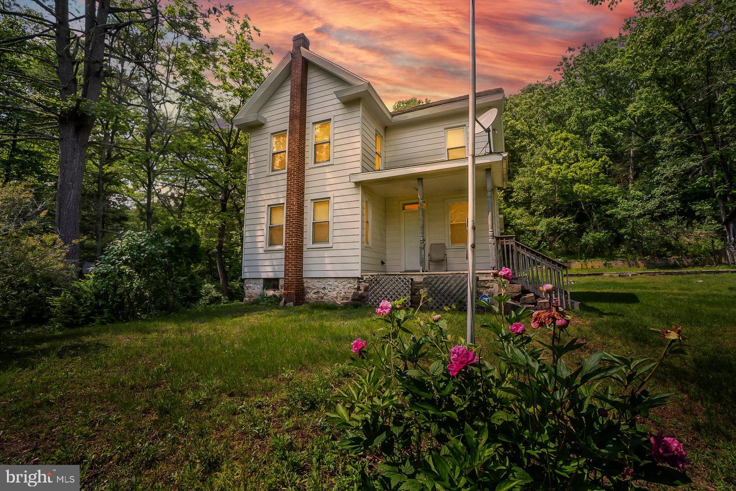266 LAUREL RD