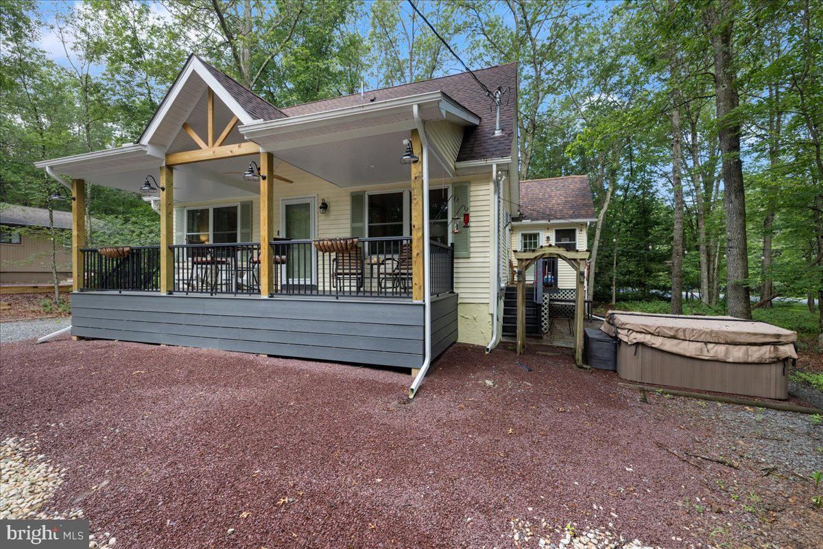 71 Pope Ln Property Photo 1