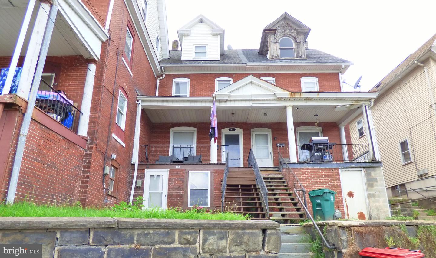 142 Bankway St Property Photo 1