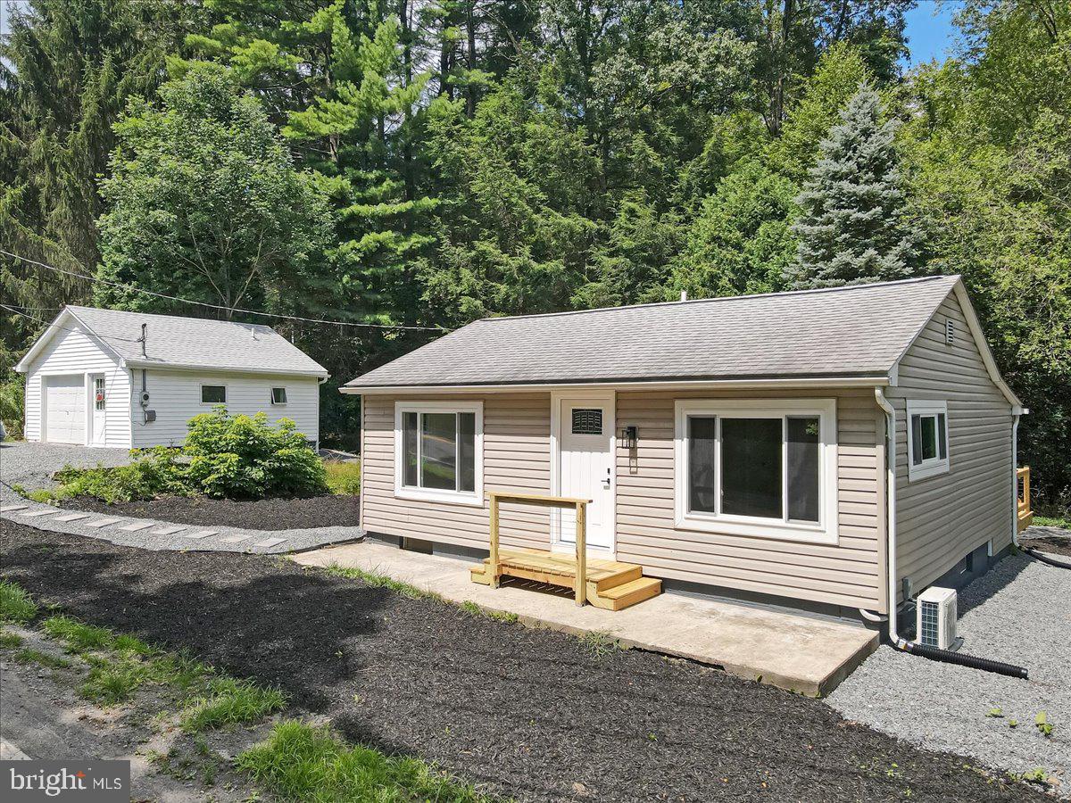 1126 Packerton Dam Dr Property Photo 1