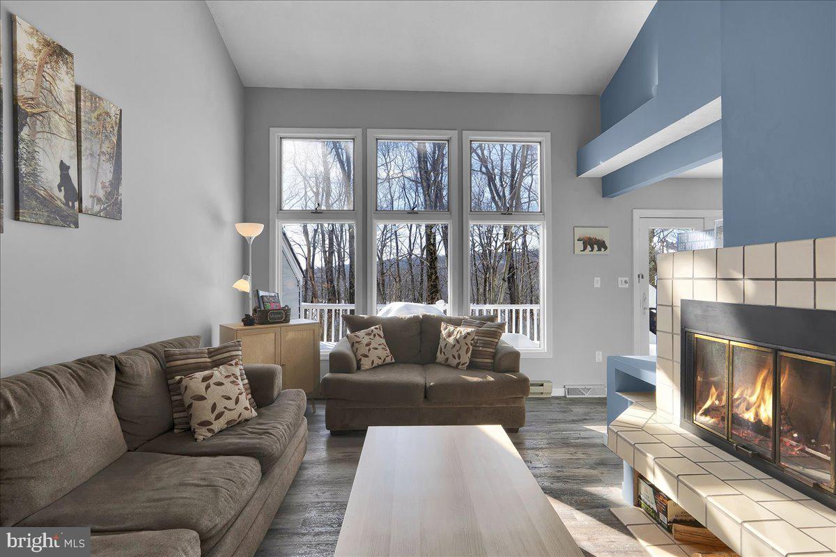 102 Laurelwoods Dr Property Photo 3