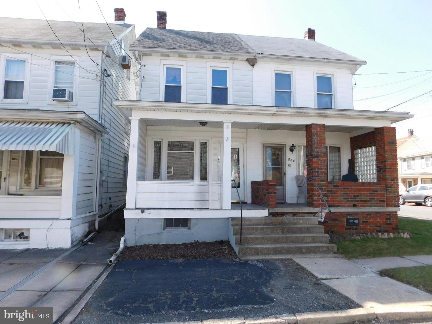 103 E Amidon St Property Photo 1
