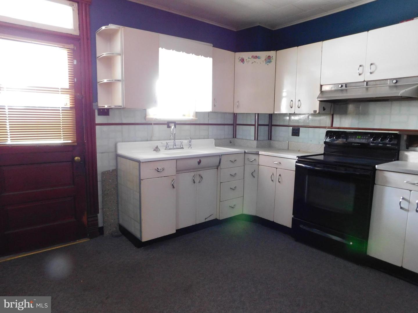 103 E Amidon St Property Photo 6