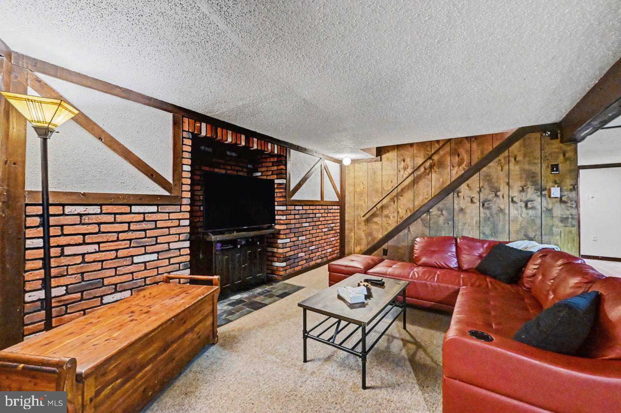 56 Dryden Dr Property Photo 45