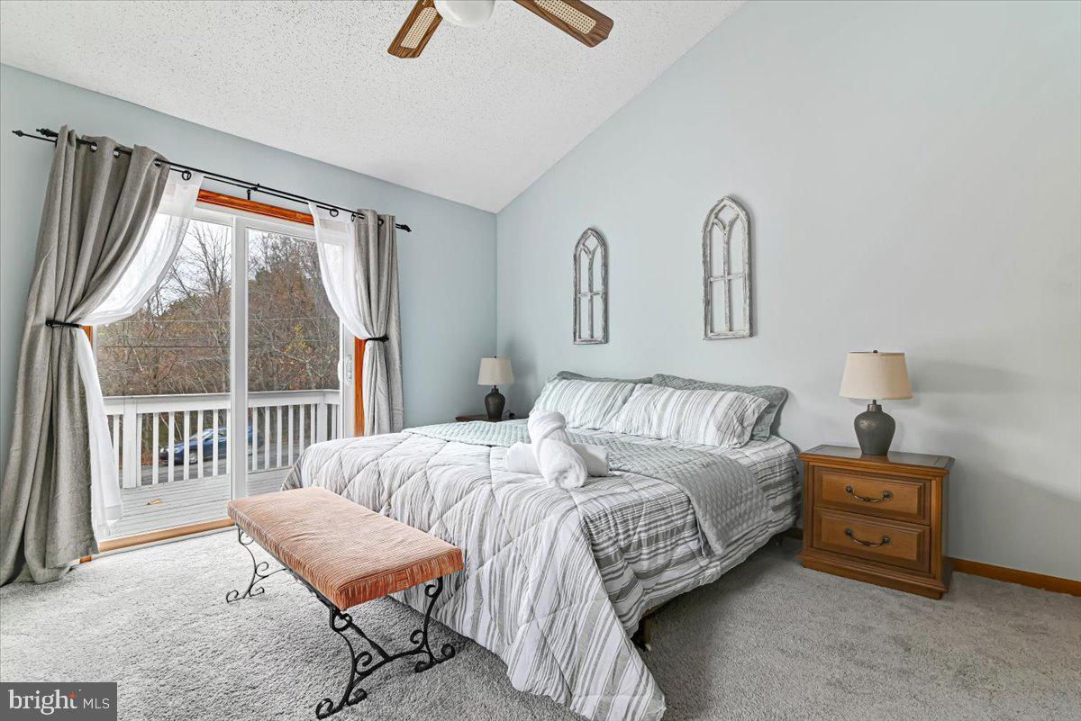 286 Mckuen Way Property Photo 4