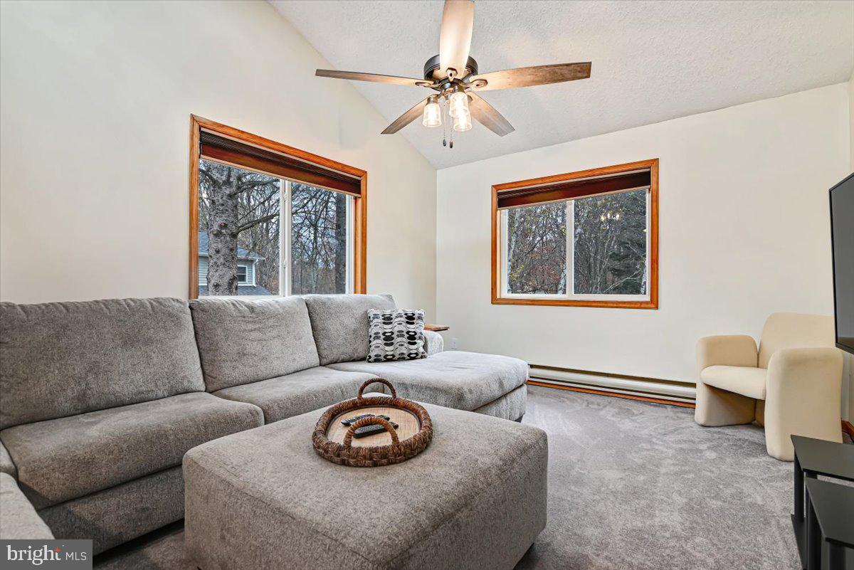 286 Mckuen Way Property Photo 33