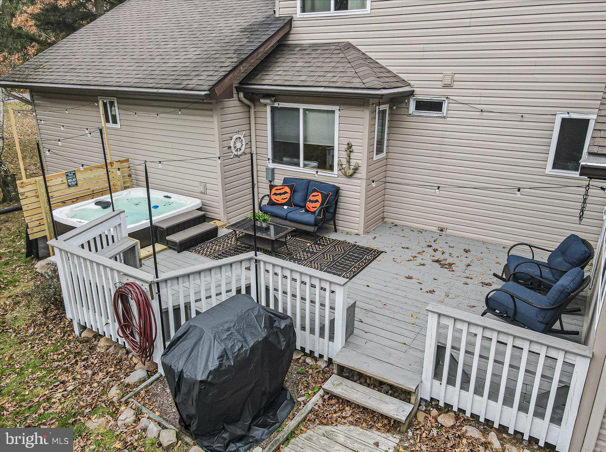 286 Mckuen Way Property Photo 48