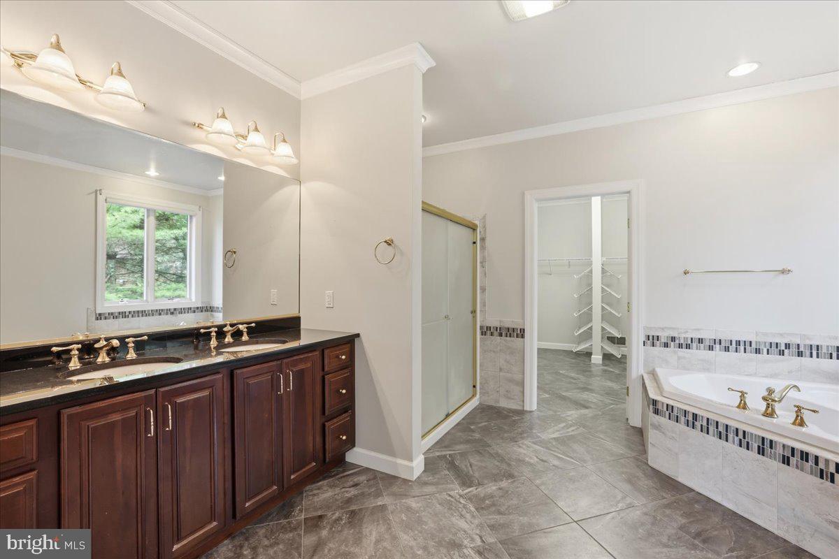 109 Lake Dr Property Photo 12