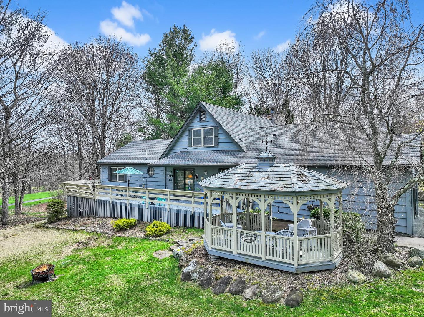 33 ROCK RIDGE RD Property Photo 1