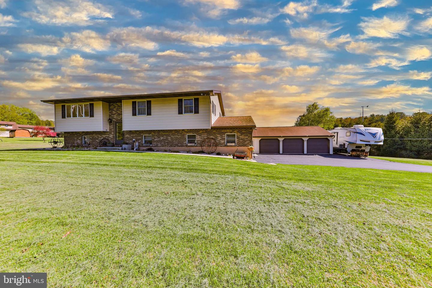 1040 W Stagecoach Rd Property Photo 1