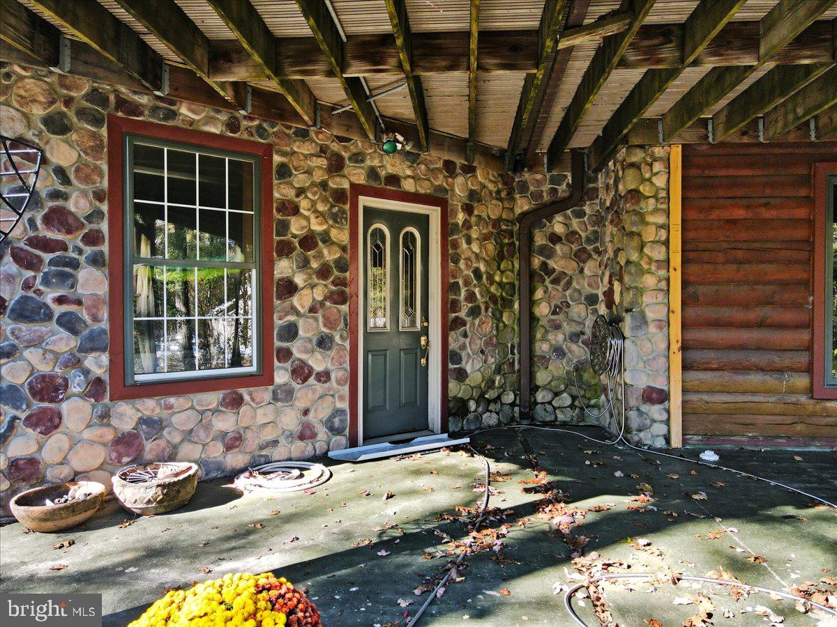 493 Lake Dr Property Photo 18