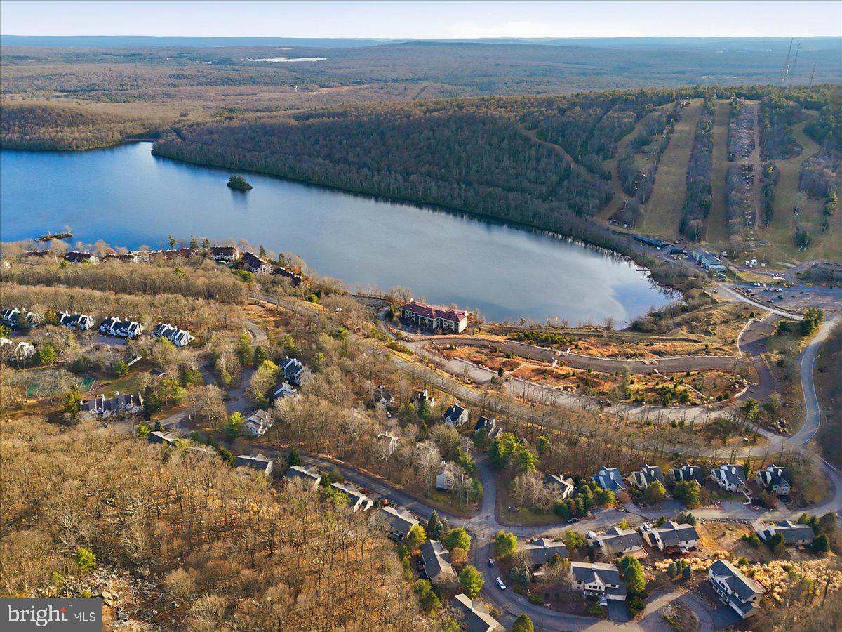 6 Fieldstone Ct Property Photo 4