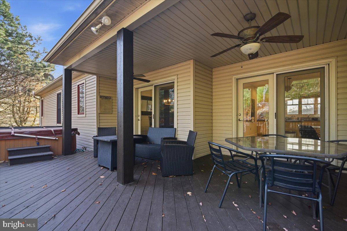 6 Fieldstone Ct Property Photo 6