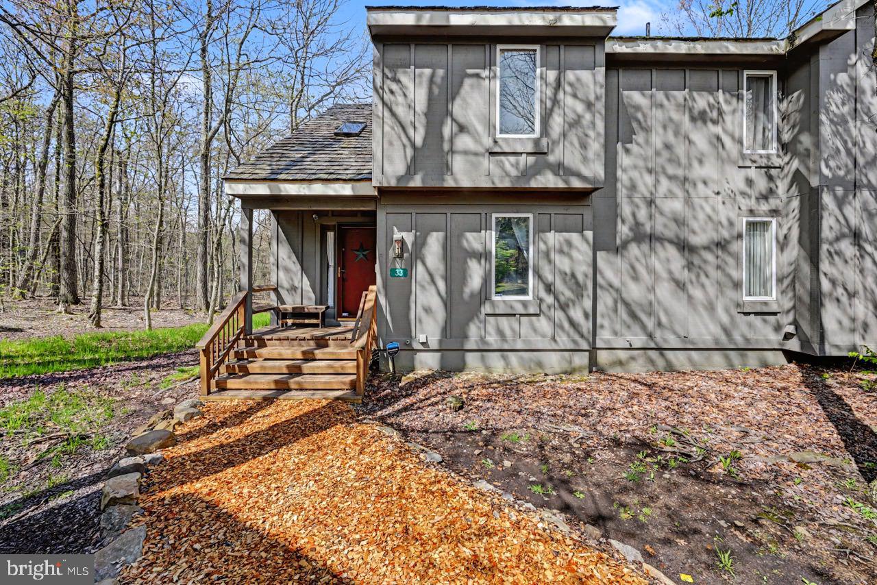 33 Elevator Property Photo 1