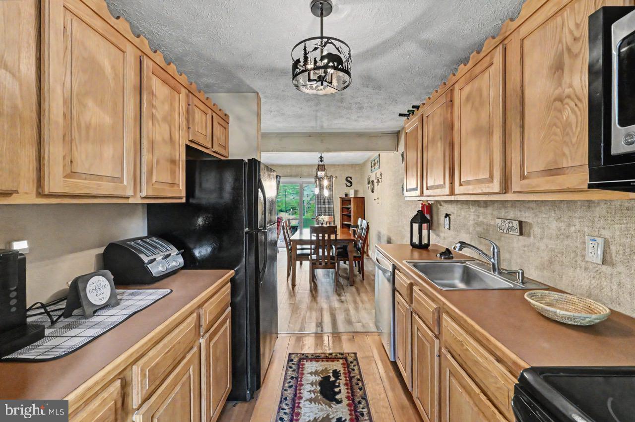 33 Elevator Property Photo 3