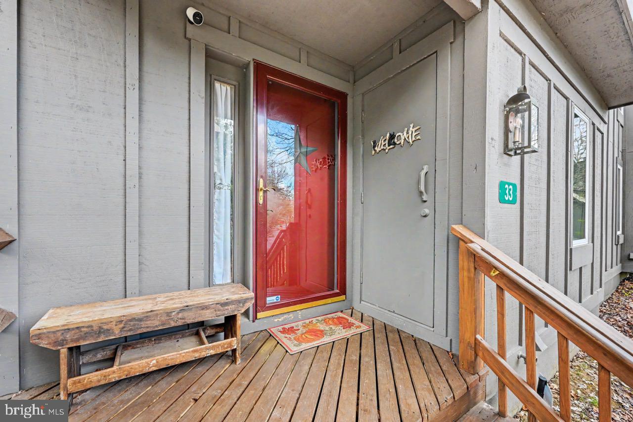 33 Elevator Property Photo 5