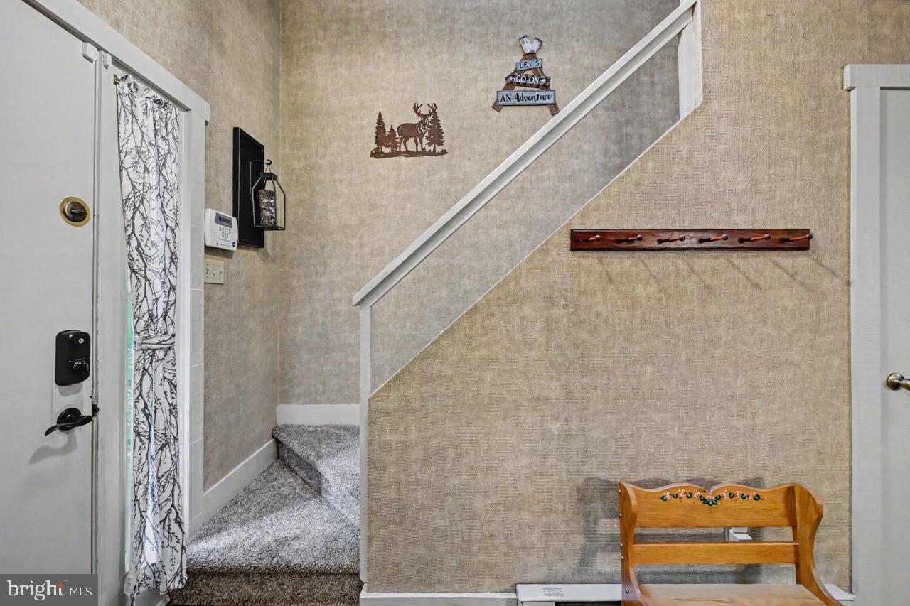 33 Elevator Property Photo 6