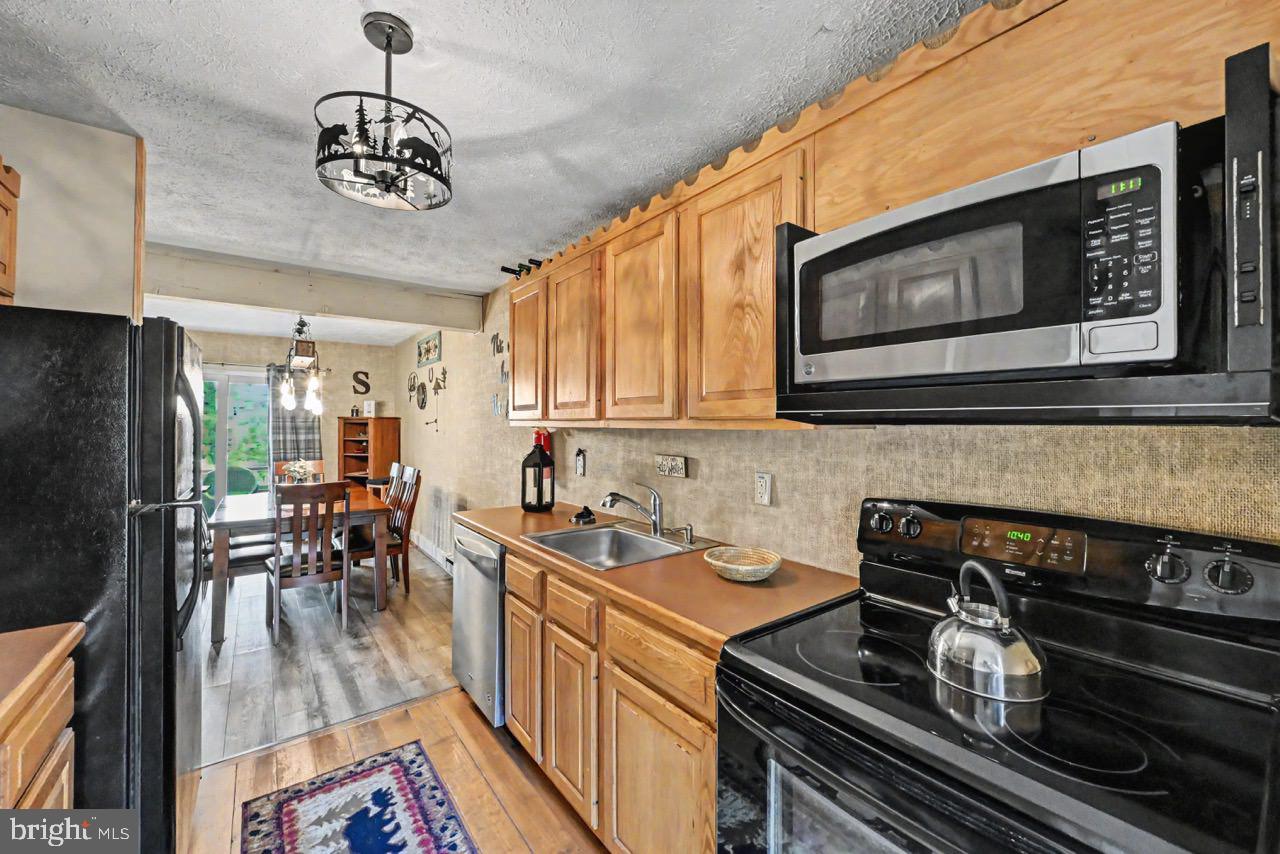 33 Elevator Property Photo 22