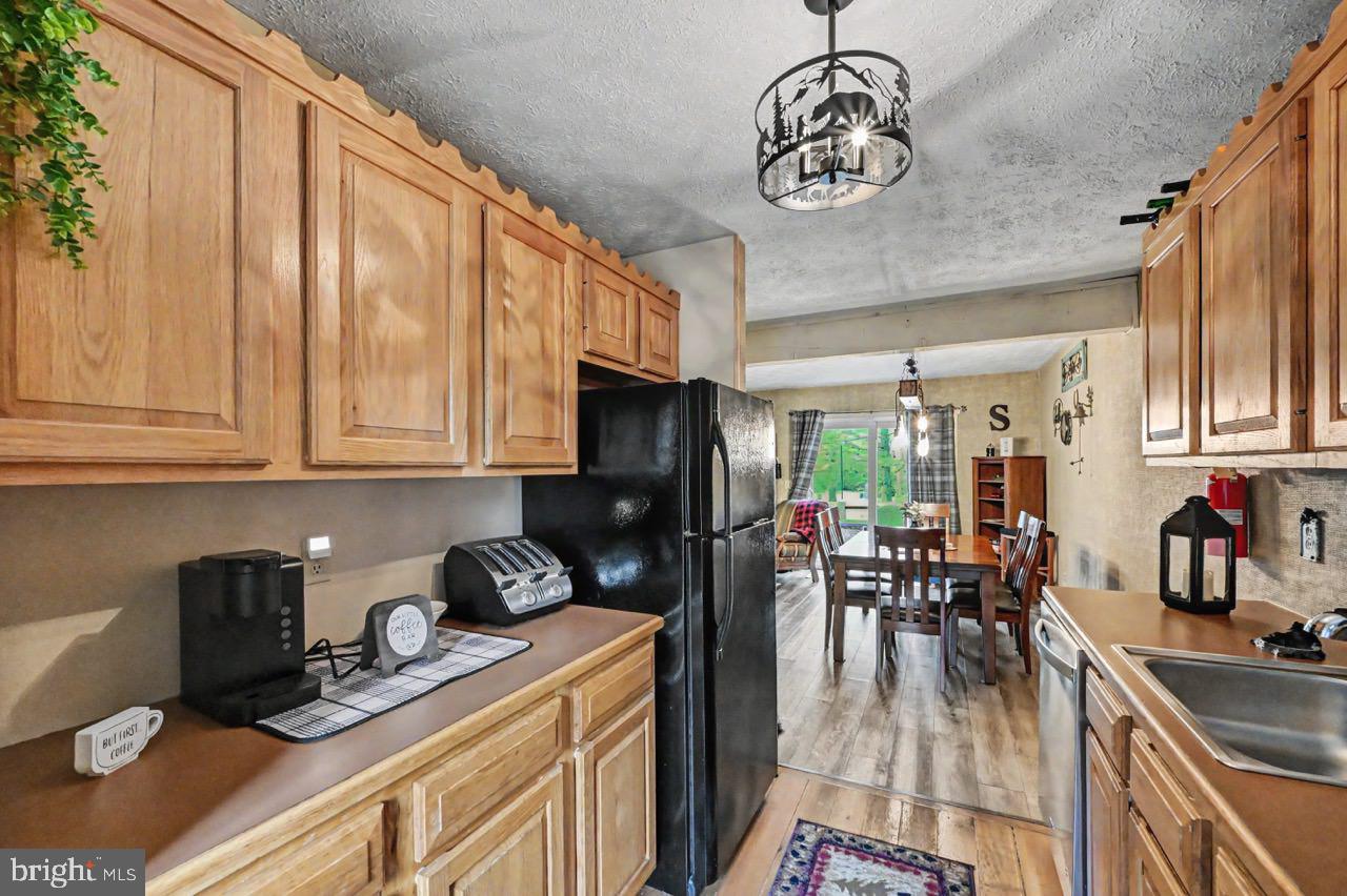 33 Elevator Property Photo 23