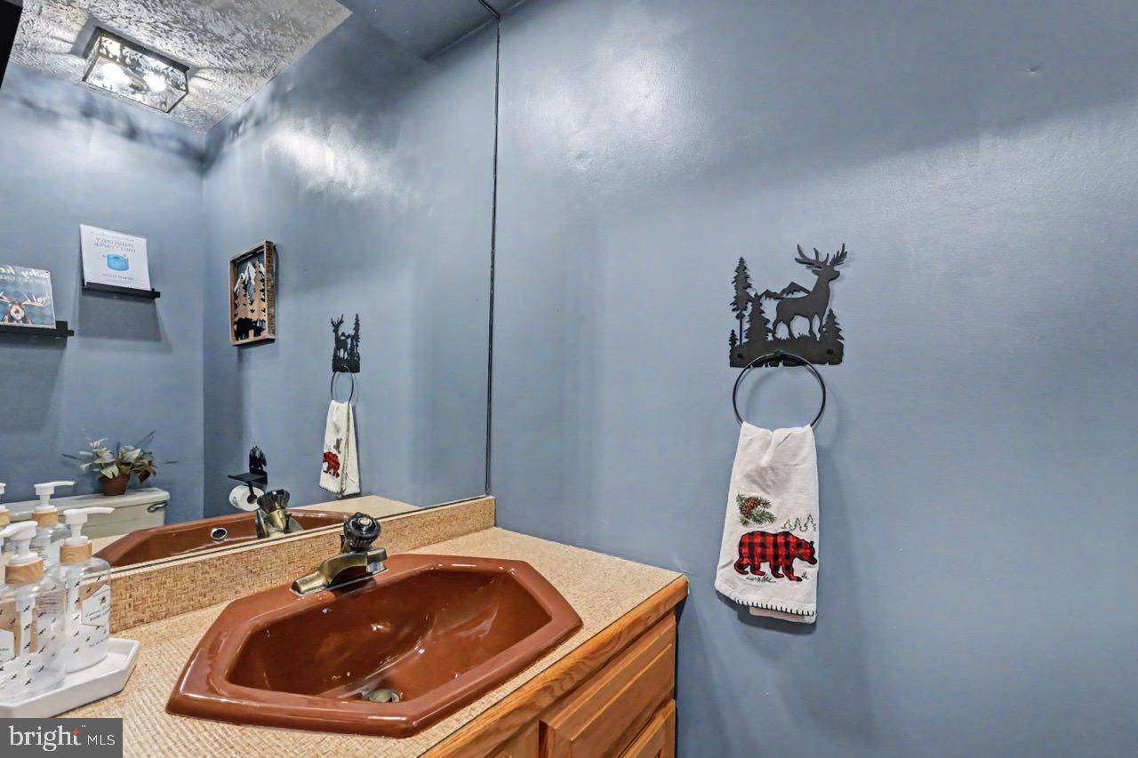 33 Elevator Property Photo 27
