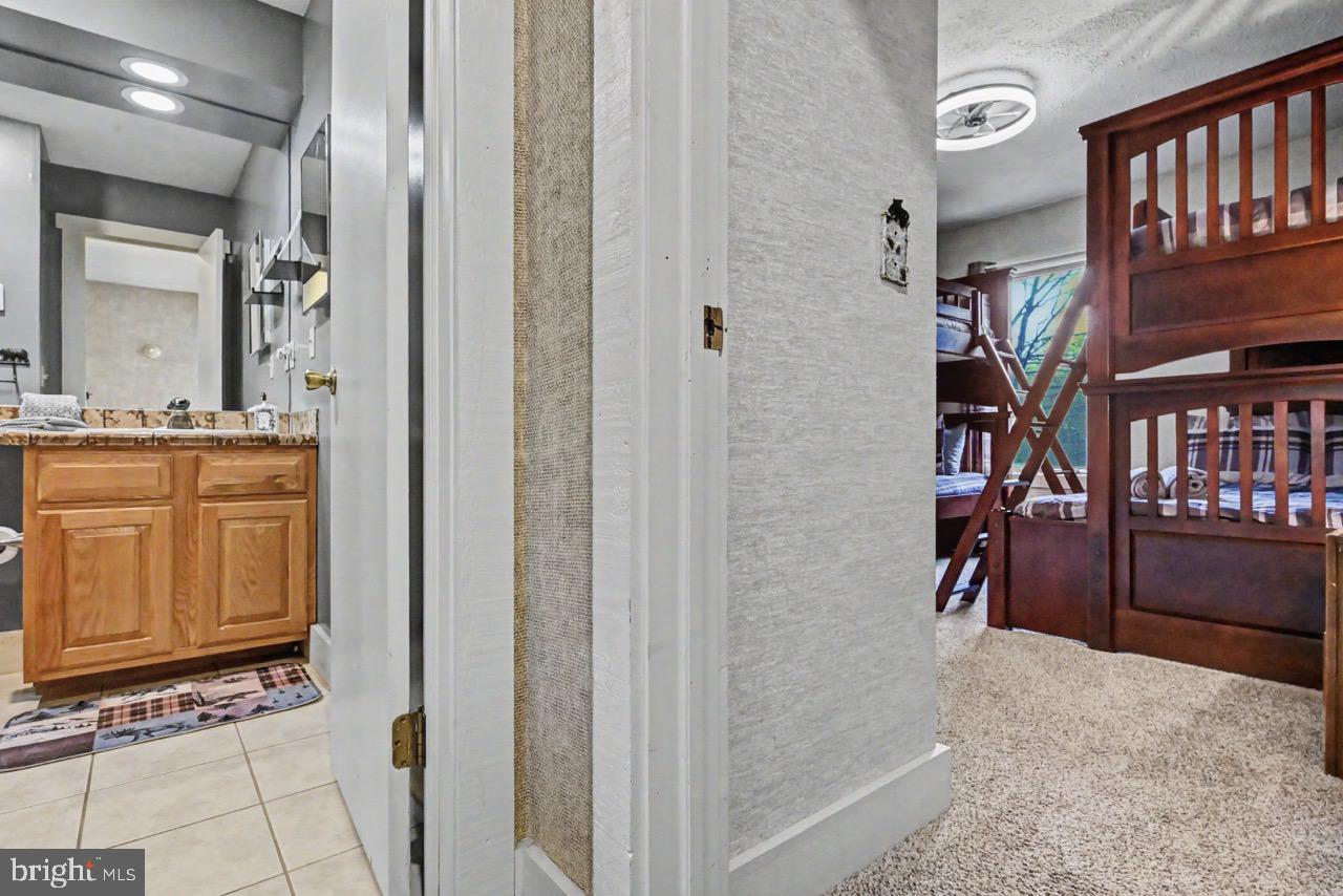 33 Elevator Property Photo 32