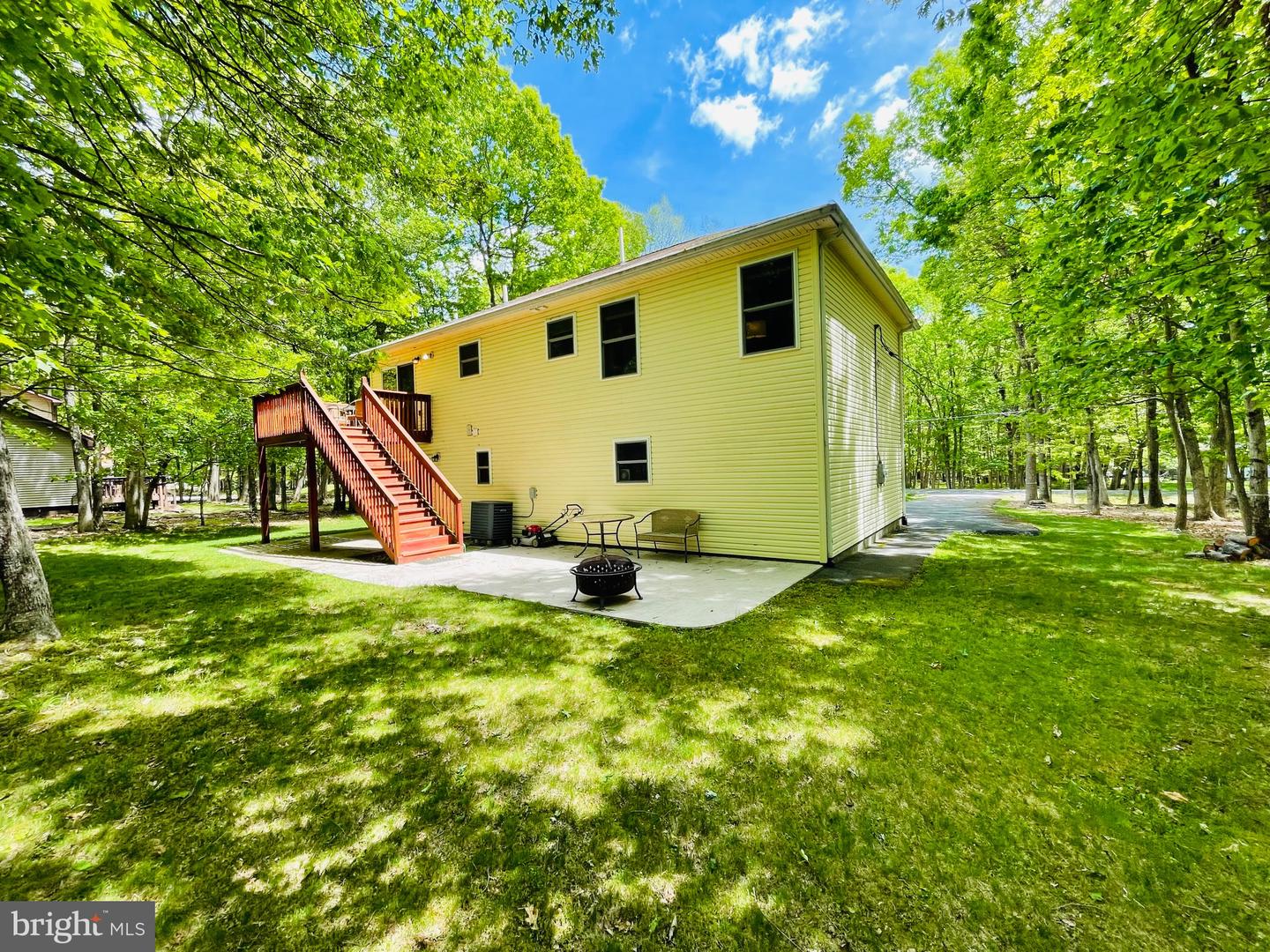 9 Sycamore Cir Property Photo 3