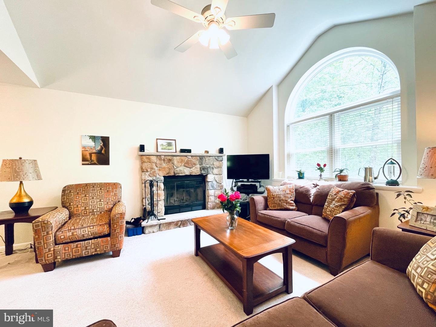 9 Sycamore Cir Property Photo 6