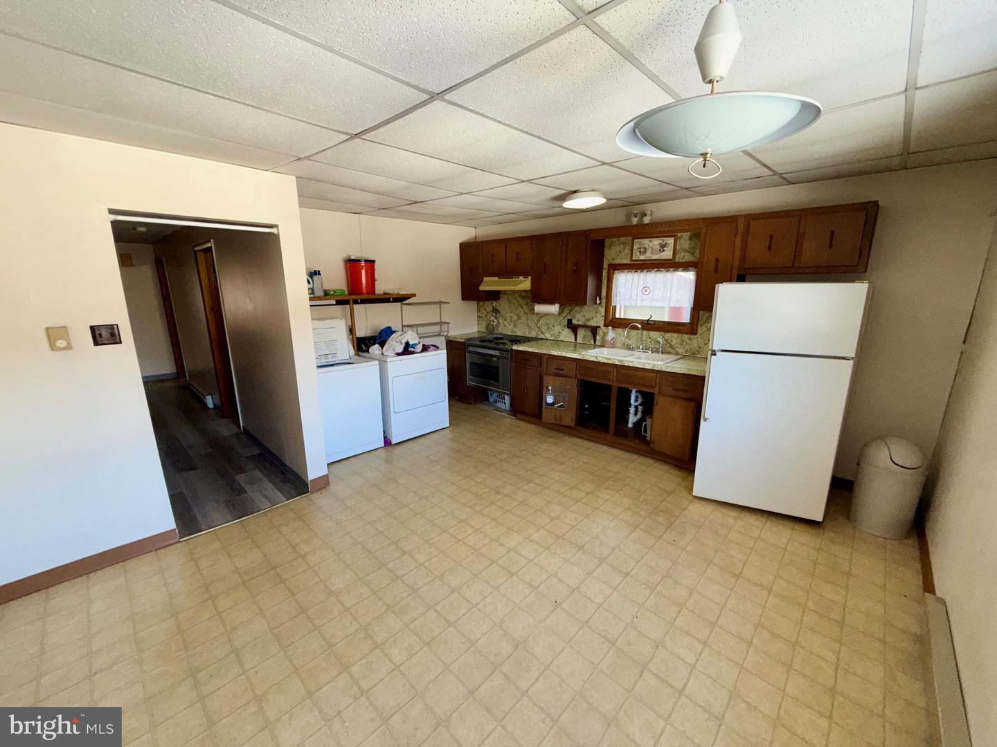 106 E Catawissa St Property Photo 4