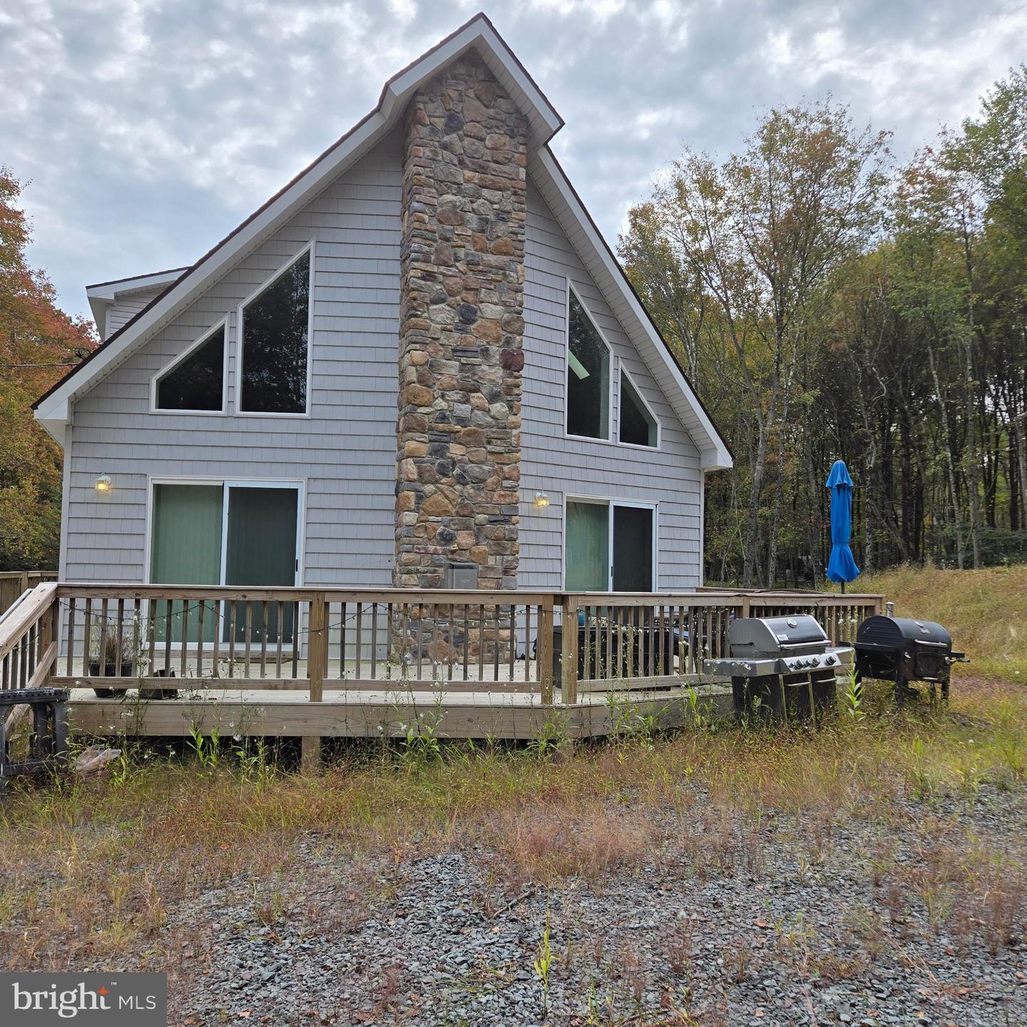 62 Johnson Ln Property Photo 1