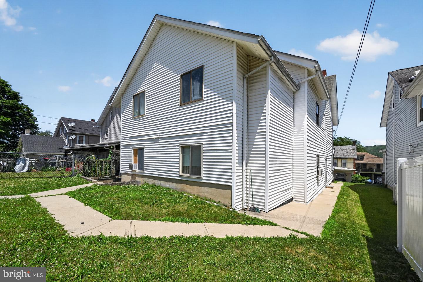 274-276 S First St Property Photo 44