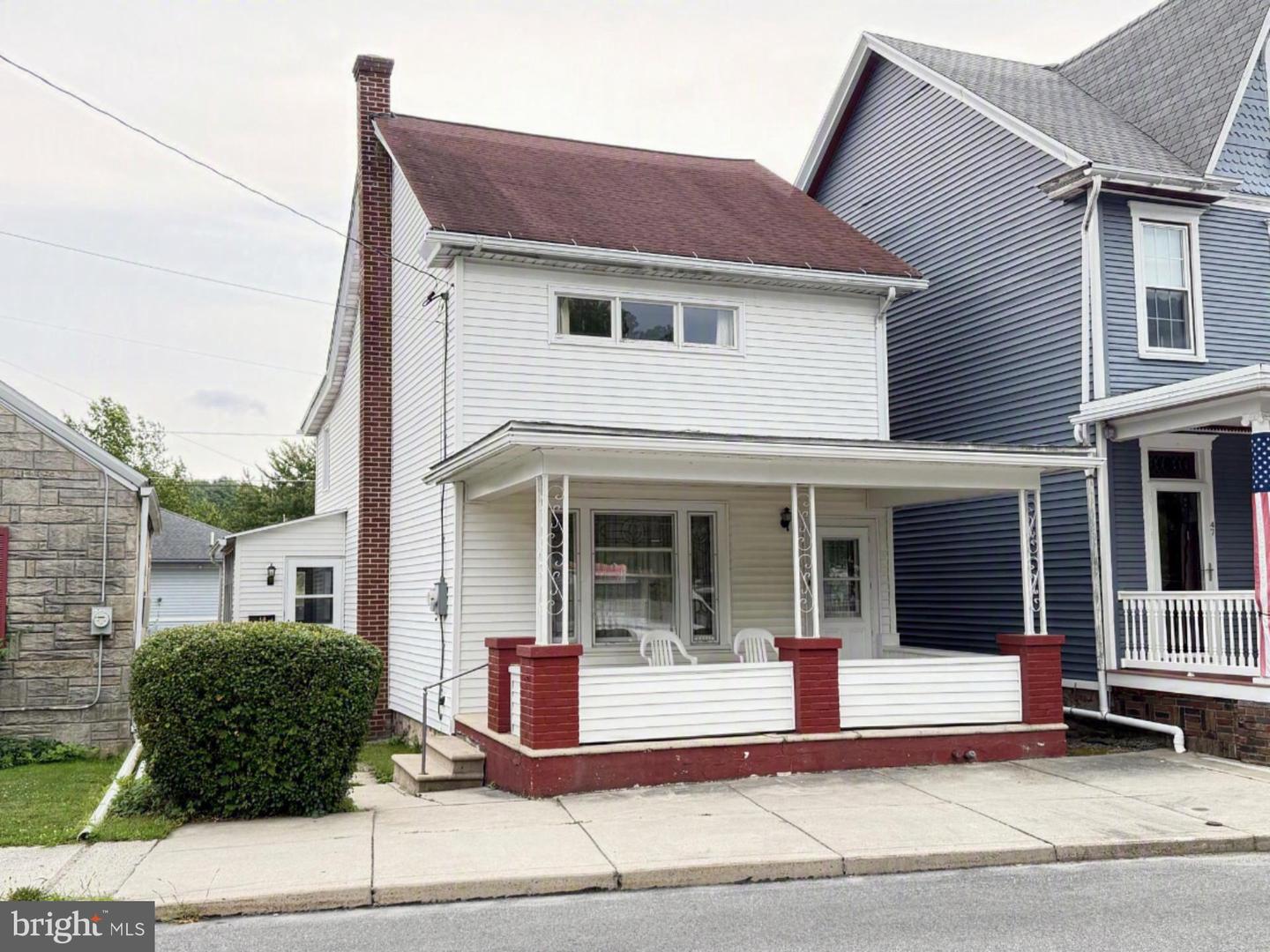 45 W Holland St Property Photo 1