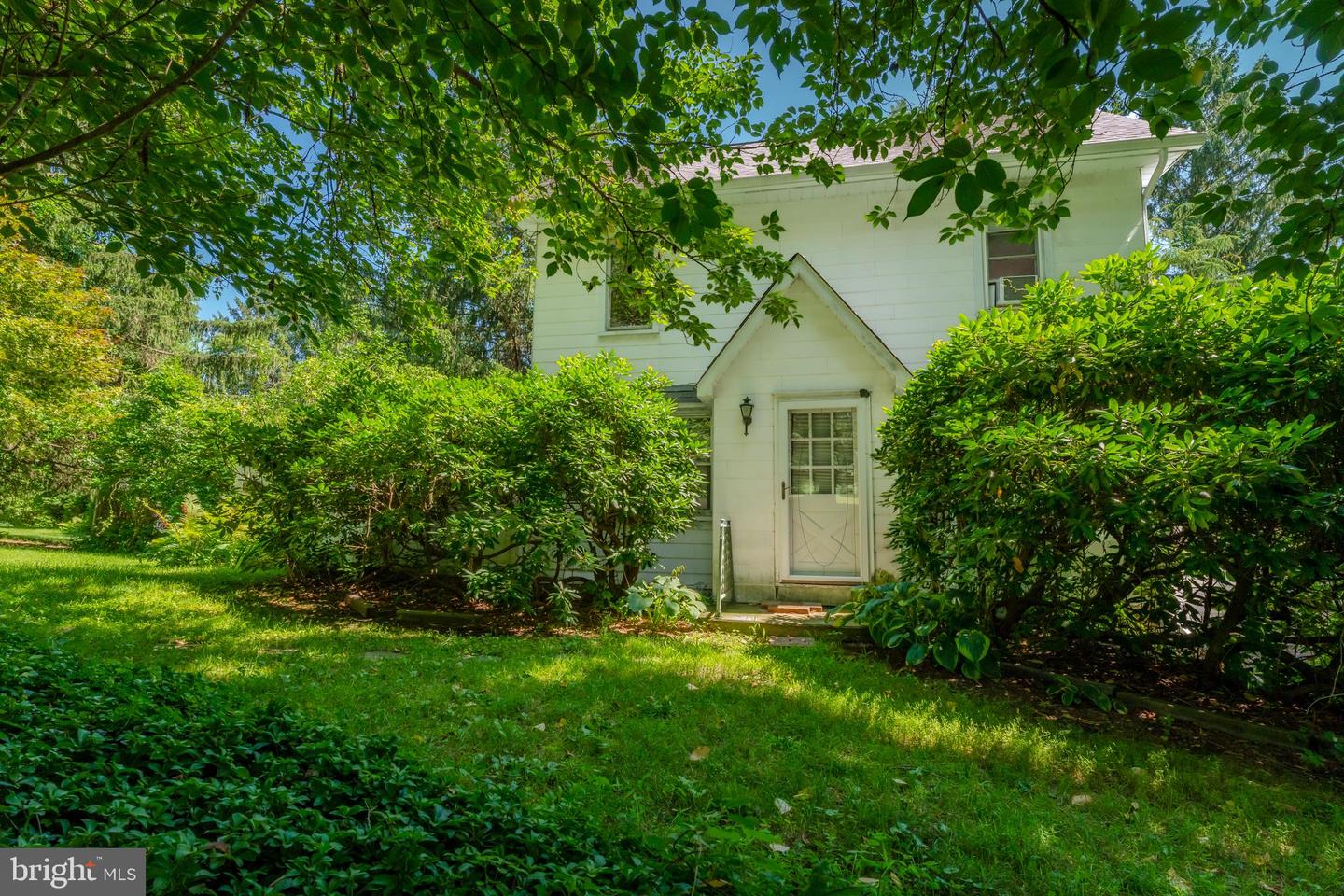 210 Snyders Rd Property Photo 12