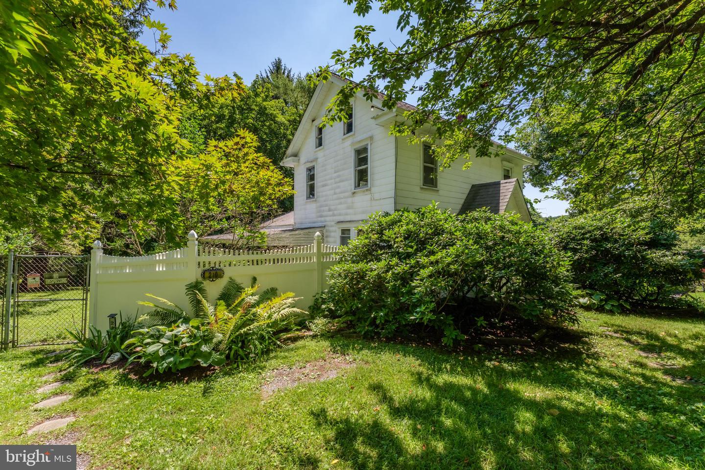 210 Snyders Rd Property Photo 13