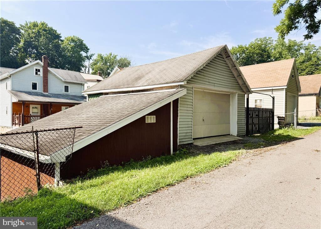 130 Bridge Property Photo 39