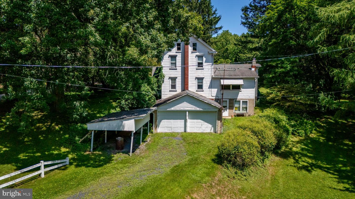 210 Snyders Rd Property Photo 9
