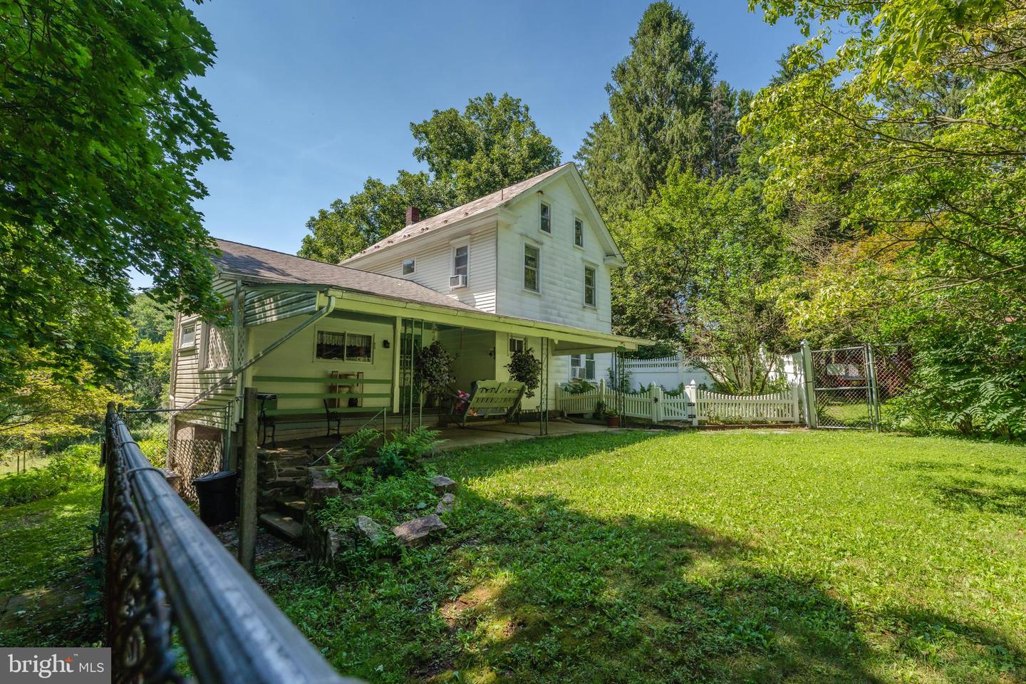 210 Snyders Rd Property Photo 14