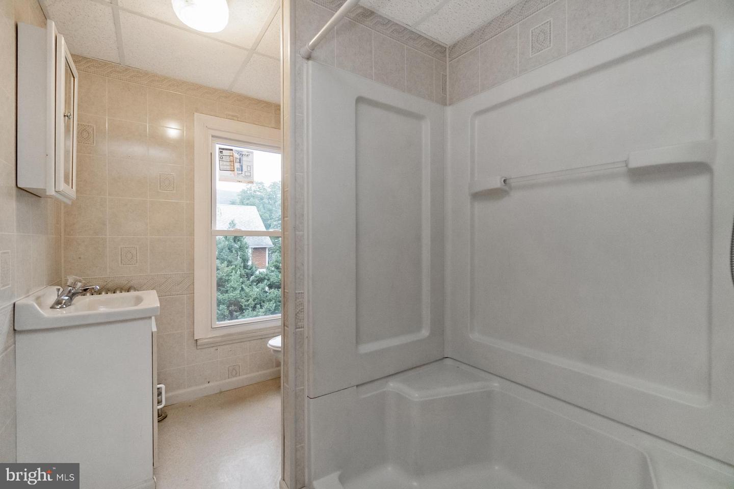 341 W Ridge St Property Photo 24