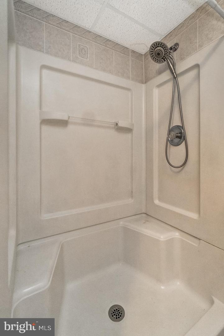 341 W Ridge St Property Photo 26