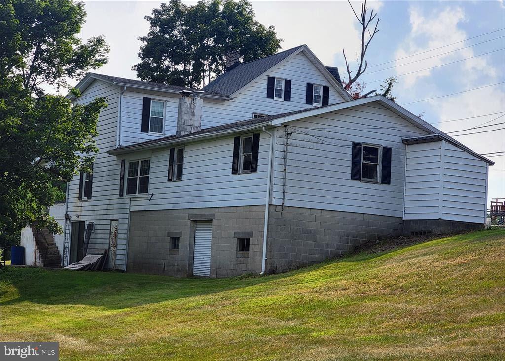 1073 Mahoning Mountain Rd Property Photo 4