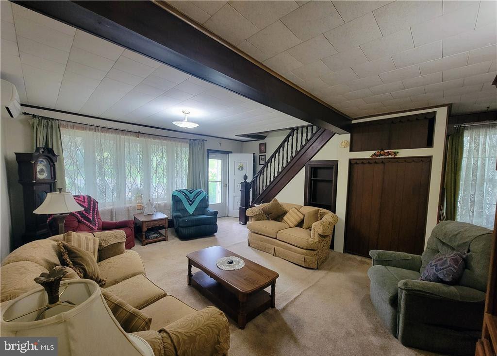 1073 Mahoning Mountain Rd Property Photo 9