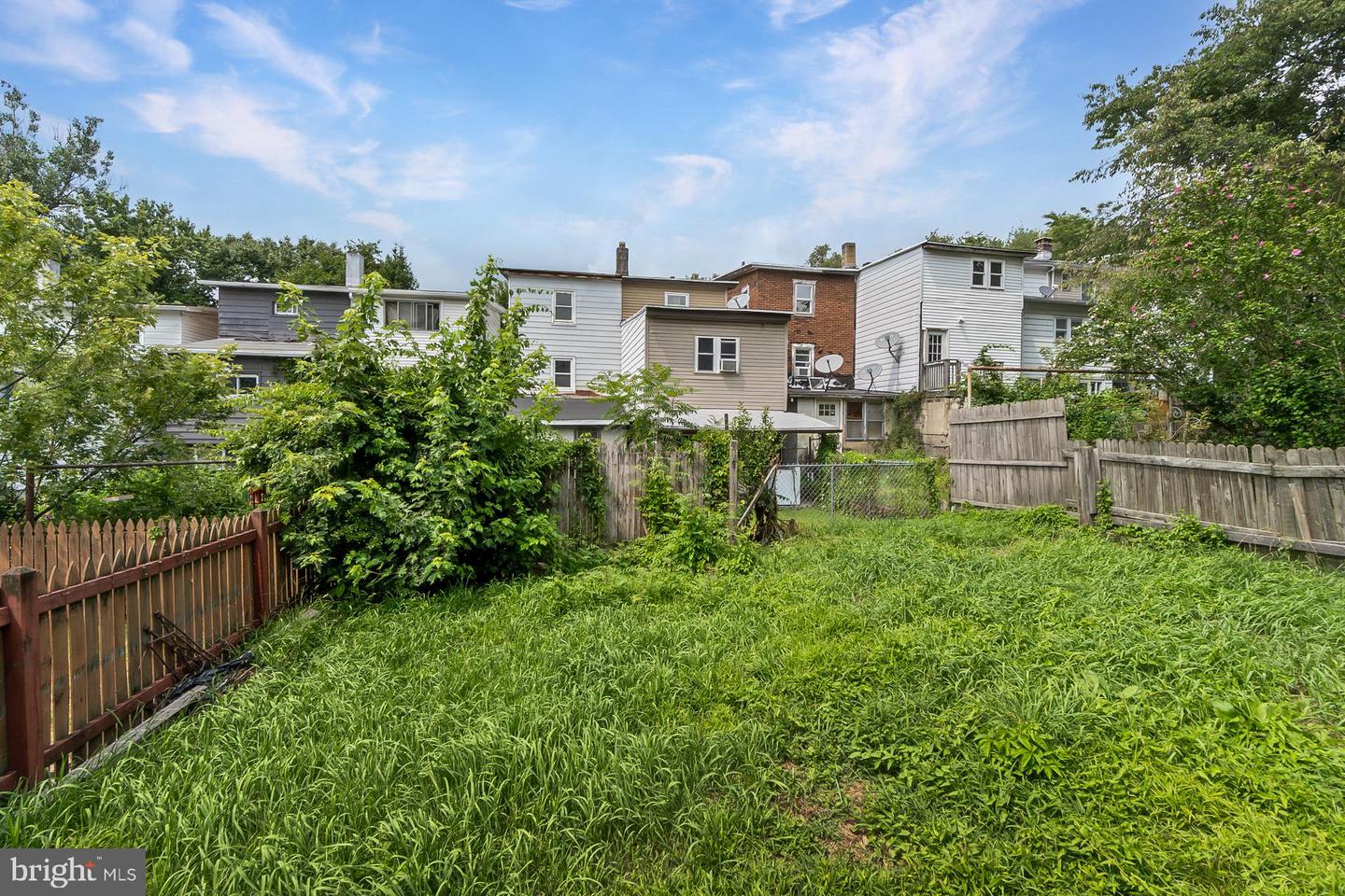 377-379 W Ridge St Property Photo 2