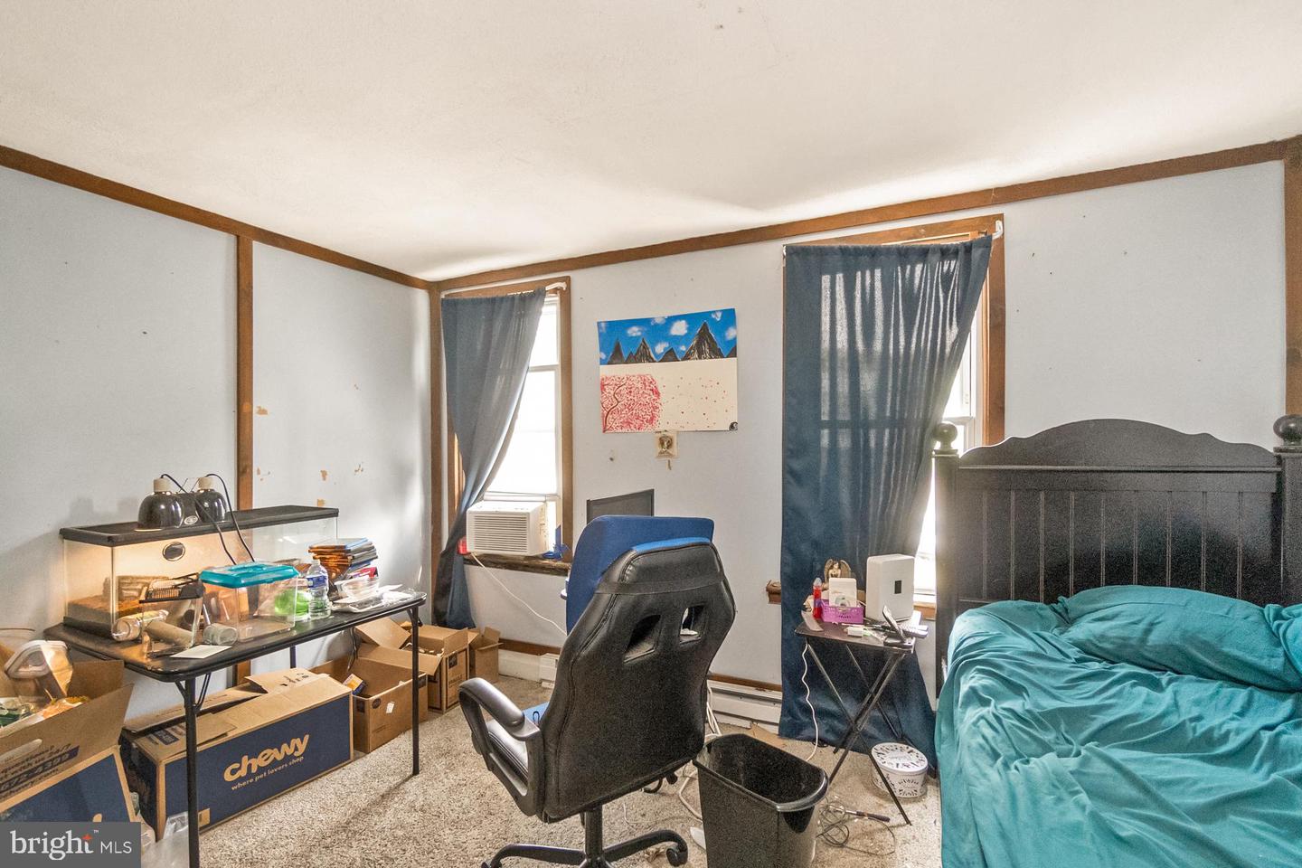 377-379 W Ridge St Property Photo 11