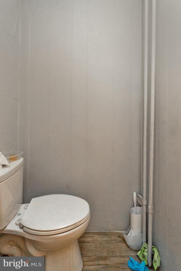 377-379 W Ridge St Property Photo 16