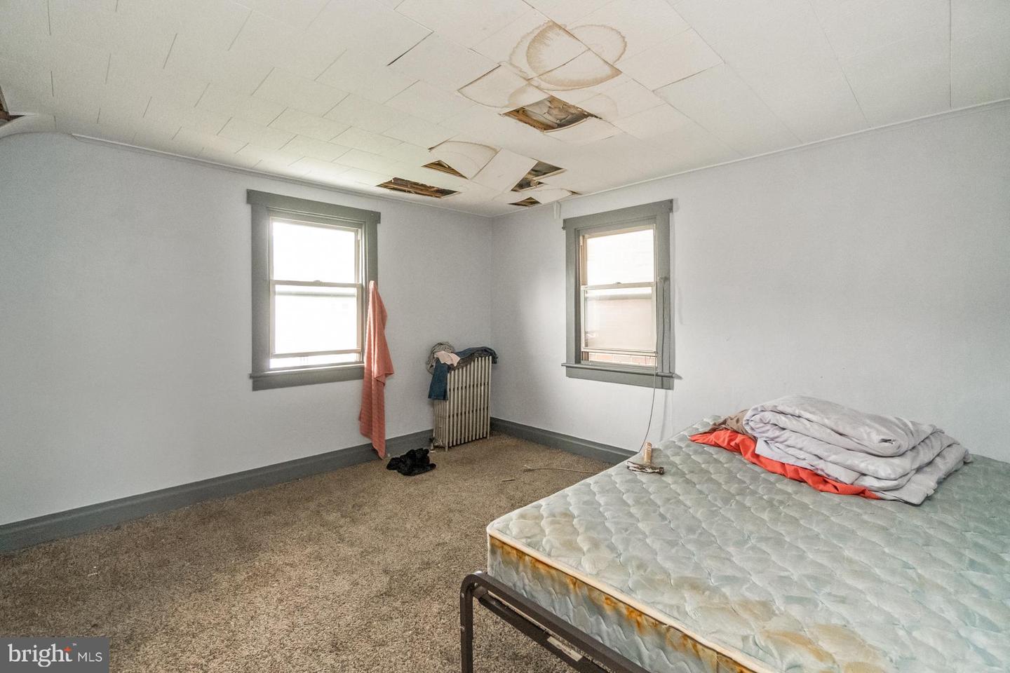 377-379 W Ridge St Property Photo 19