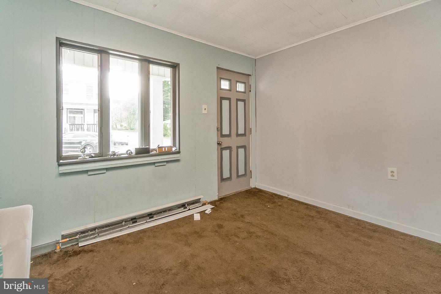 377-379 W Ridge St Property Photo 23