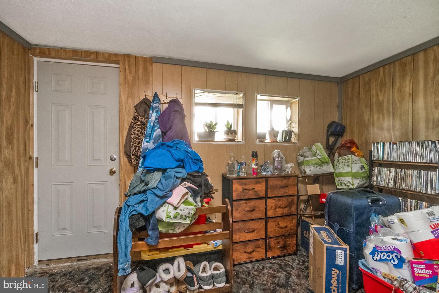 377-379 W Ridge St Property Photo 27