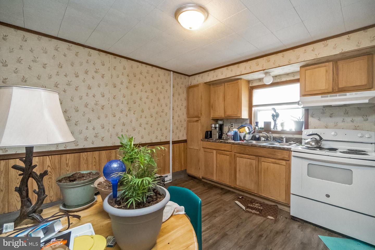 377-379 W Ridge St Property Photo 29