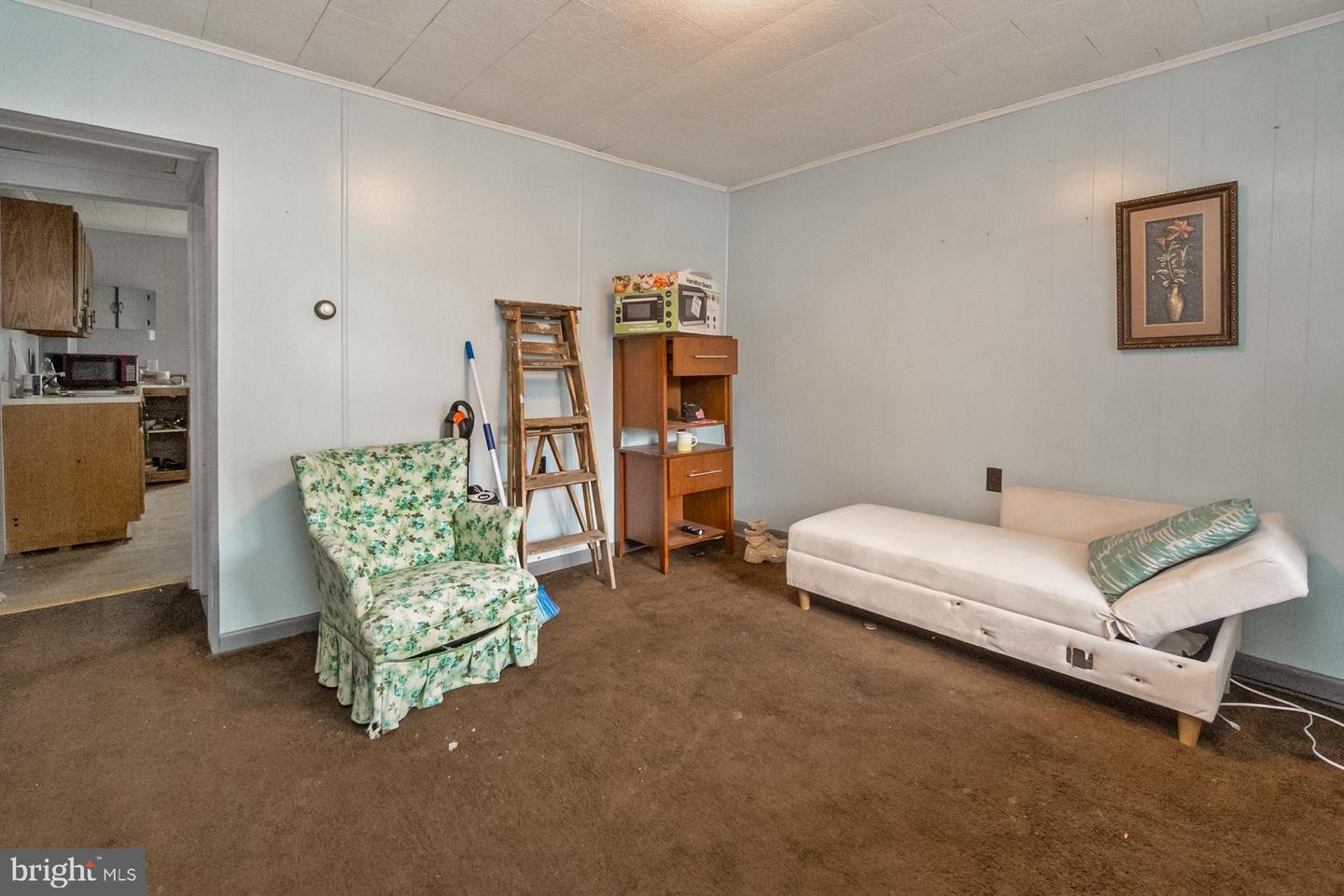377-379 W Ridge St Property Photo 34