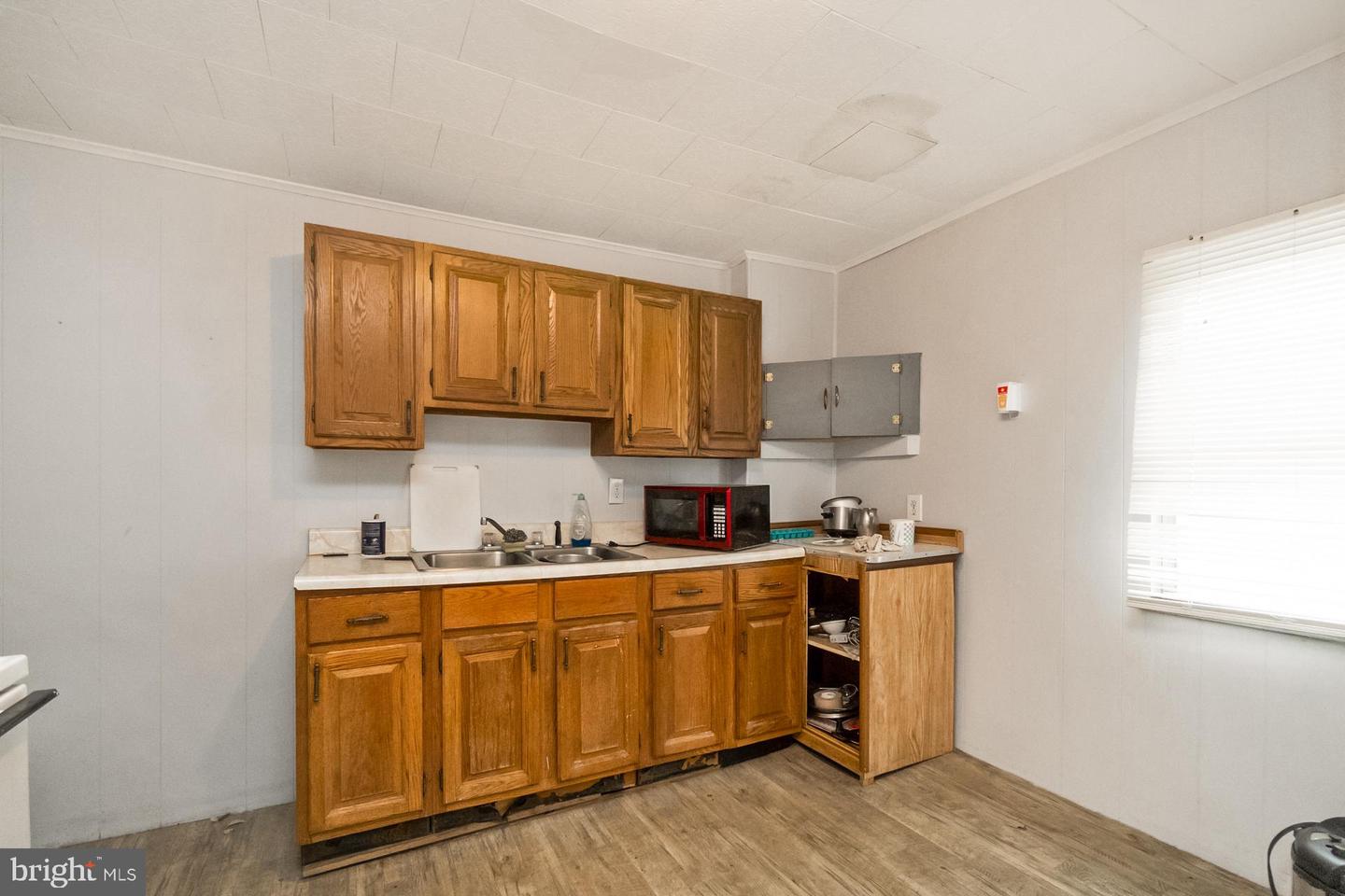 377-379 W Ridge St Property Photo 35